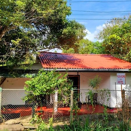 Helena Hostel Dikwella Dış mekan fotoğraf