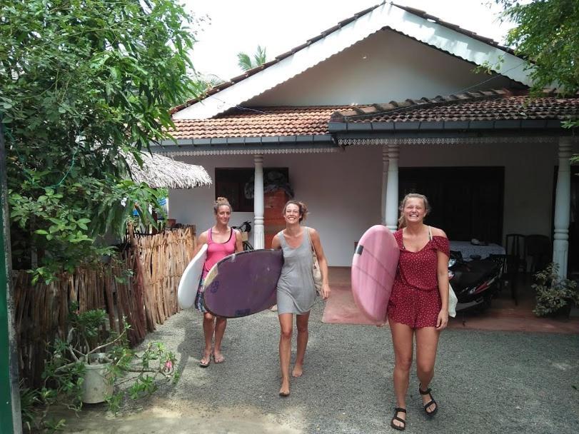 Helena Hostel Dikwella Dış mekan fotoğraf